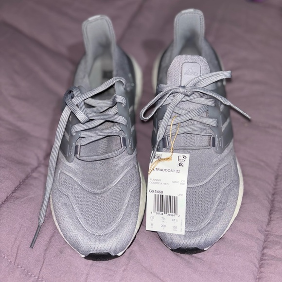 Adidas Woman Ultraboost 22 (NEW no box) - Picture 5 of 6